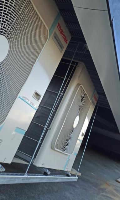 La climatisation est fortement utilisée comme chauffage grâce à son mode réversible...